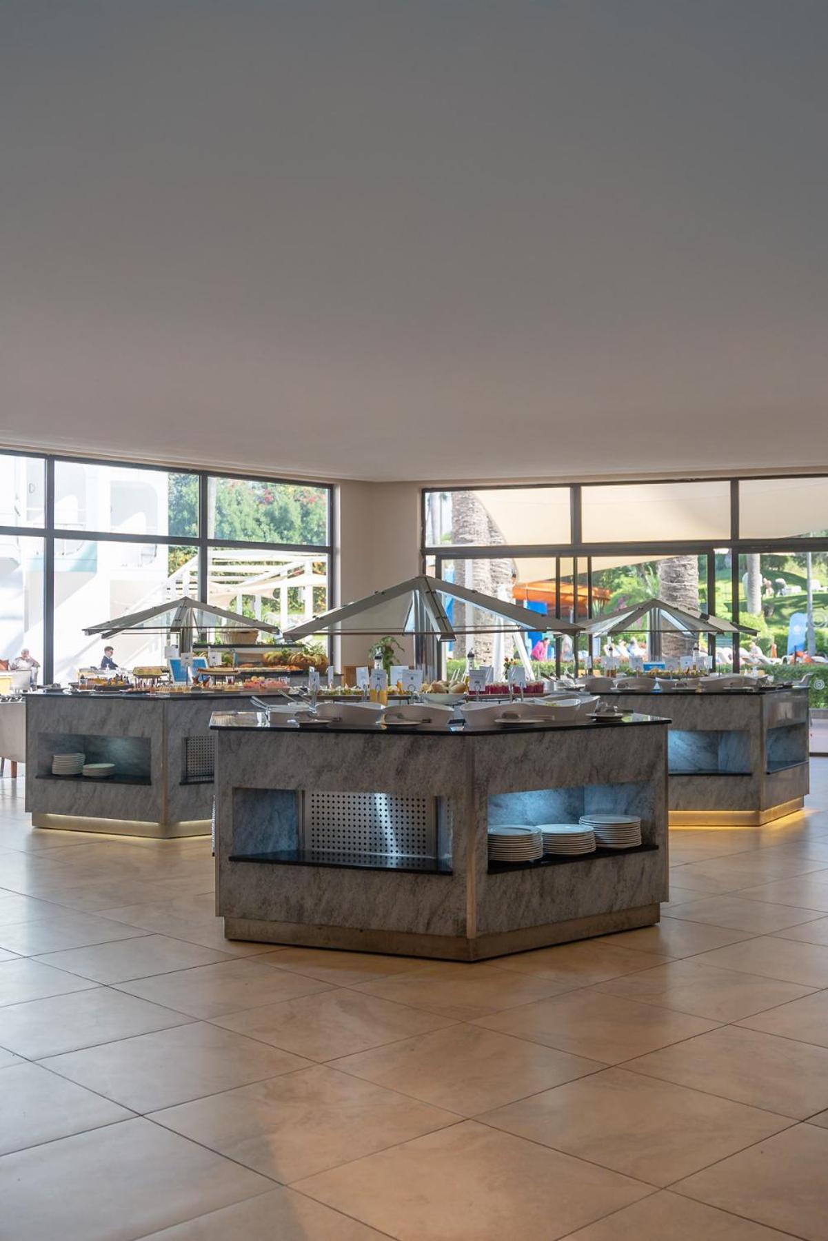 Tui Suneo Kenzi Europa Agadir Exterior photo A buffet at a hotel