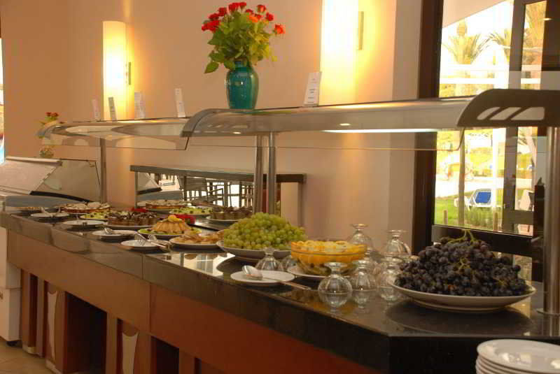 Tui Suneo Kenzi Europa Agadir Exterior photo A buffet at a hotel