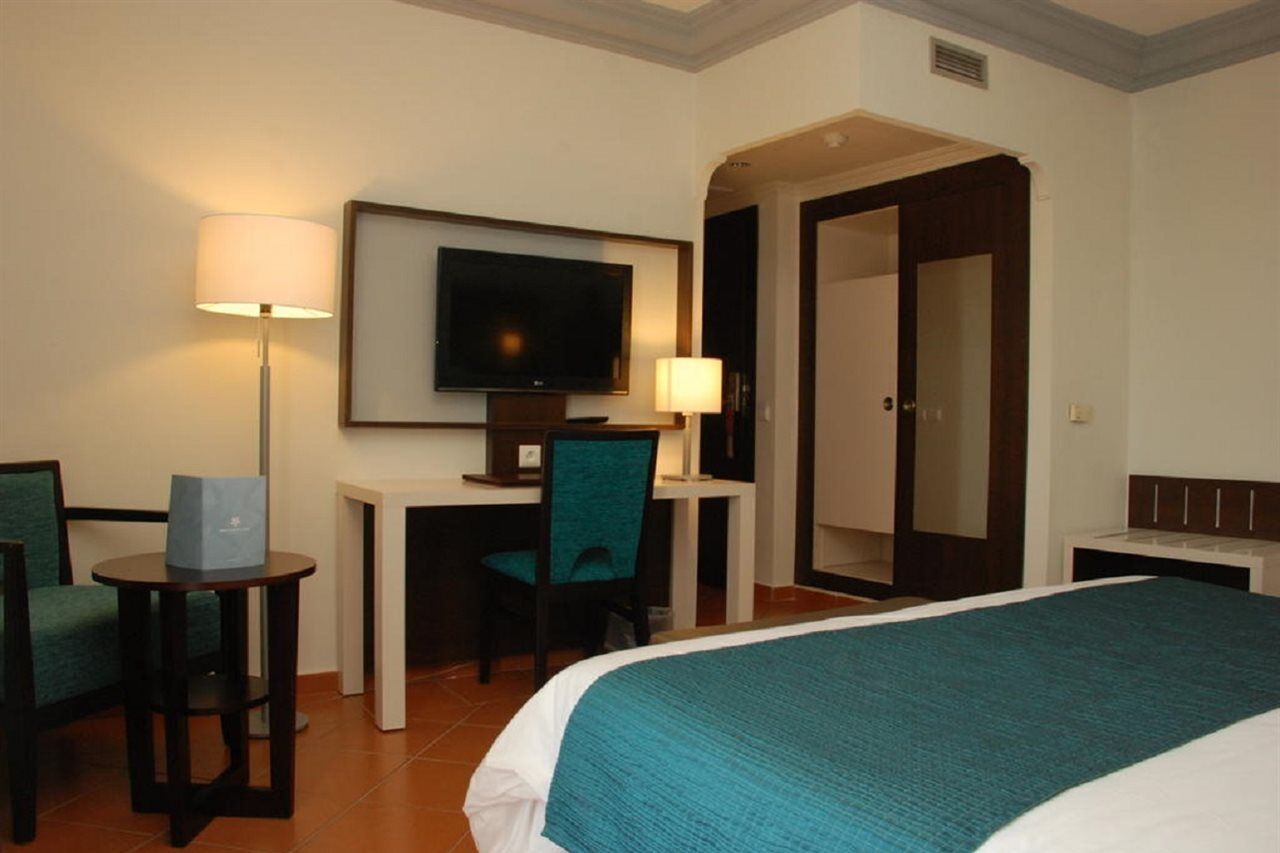 Tui Suneo Kenzi Europa Agadir Exterior photo A room at the hotel